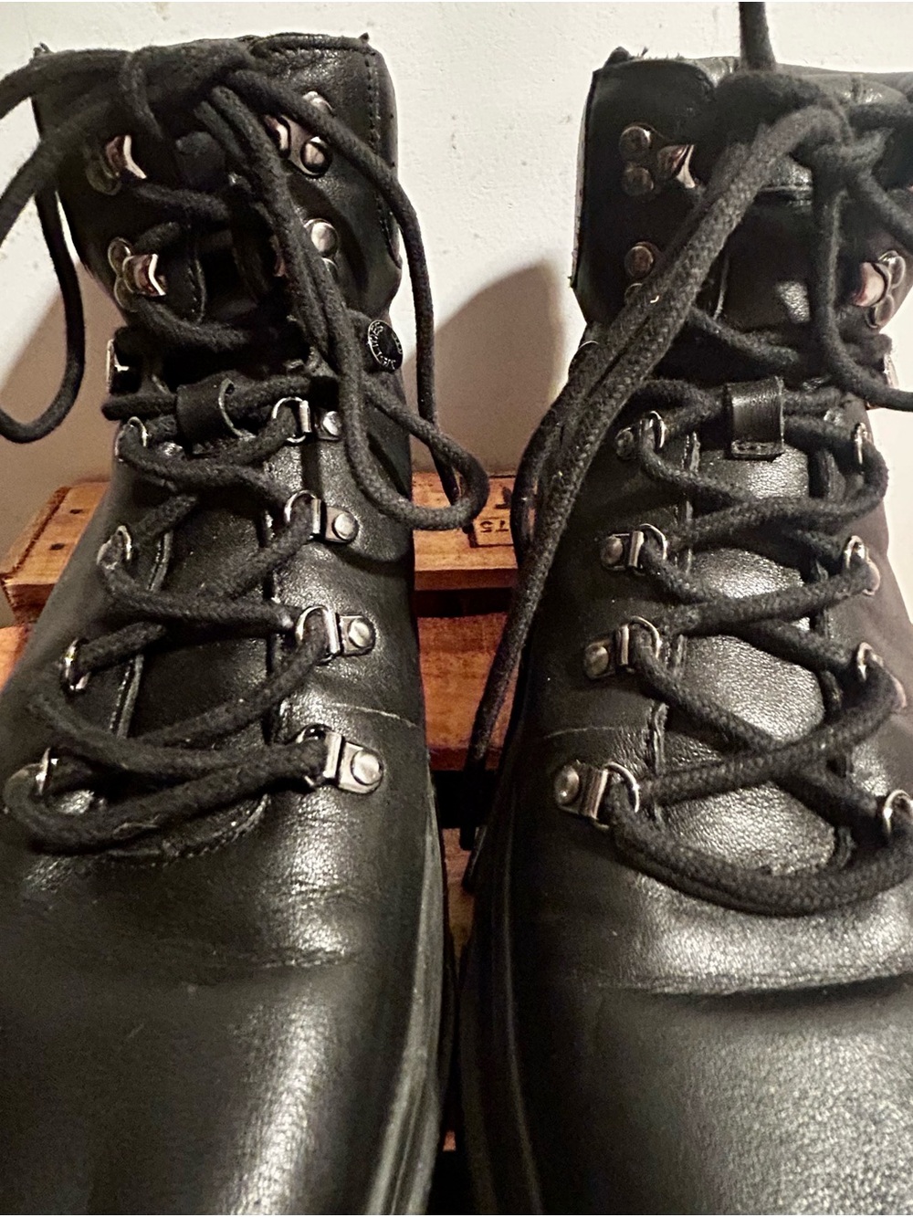 Women’s Black Leather Combat Moto Boots - Sleek Lace-Up Platform - Picture 2 of 8